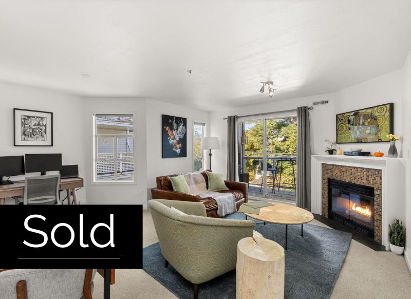 1537 Charles Street Vancouver Condo